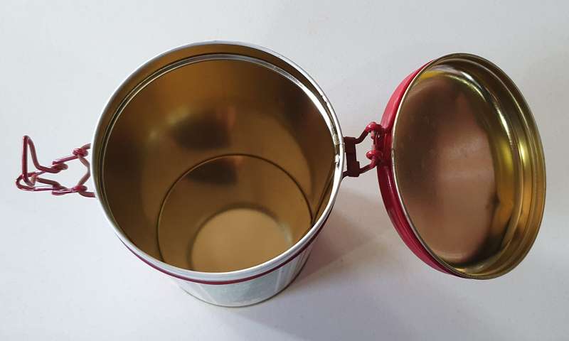 FIVE ROSES tea tin as per photos