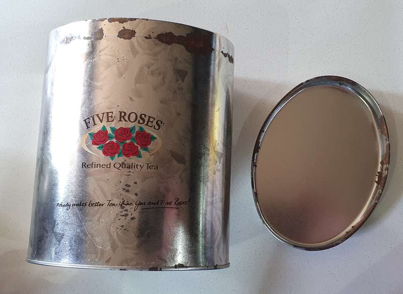 FIVE ROSES tea tin as per photos