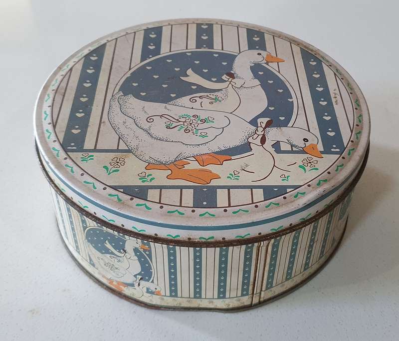 DUCK THEME tin as per photo.