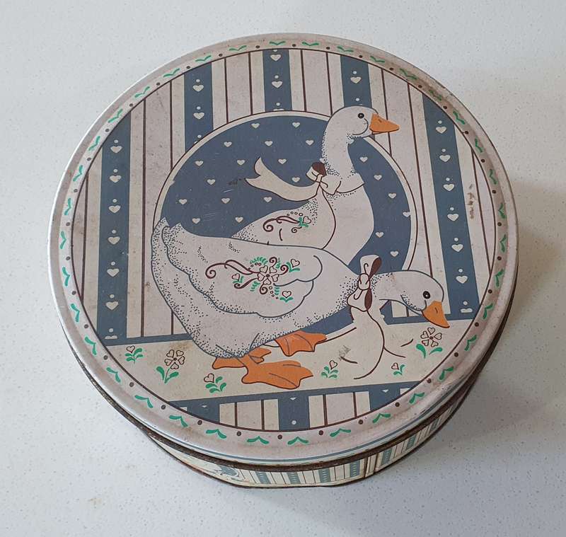 DUCK THEME tin as per photo.