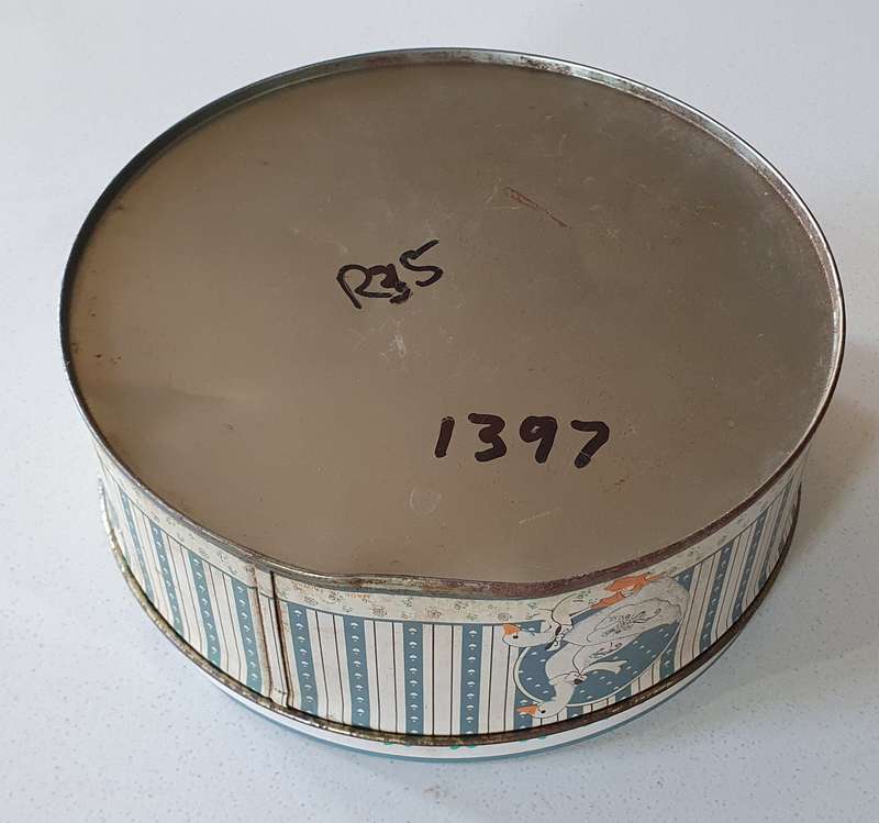 DUCK THEME tin as per photo.