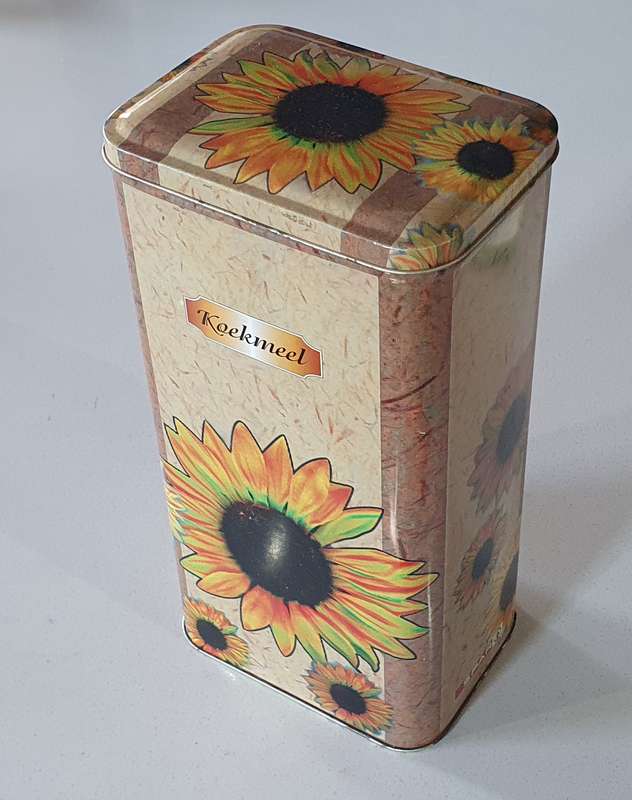 CAKE FLOUR tin as per photo.