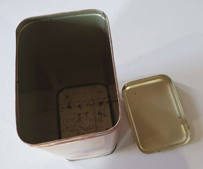 CAKE FLOUR tin as per photo.