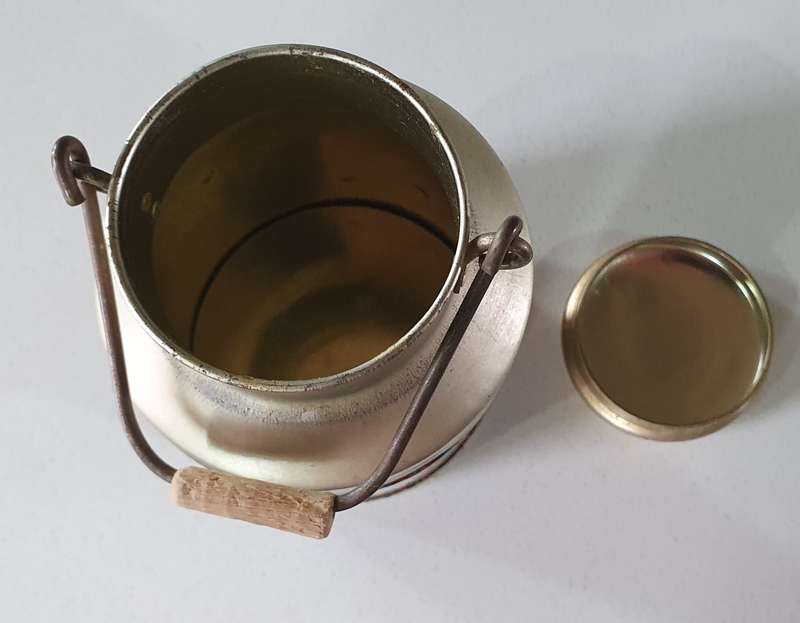 BEACON MACTRAVISH's CANDY tin as per photos