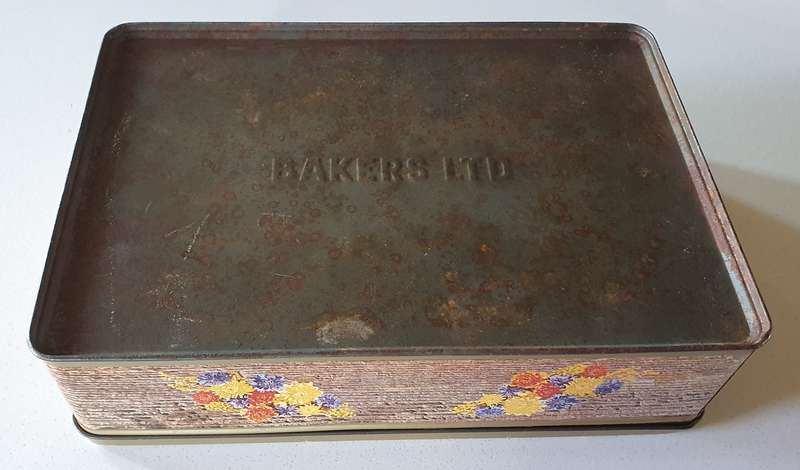 BAKAERS BISCUIT tin as per photos