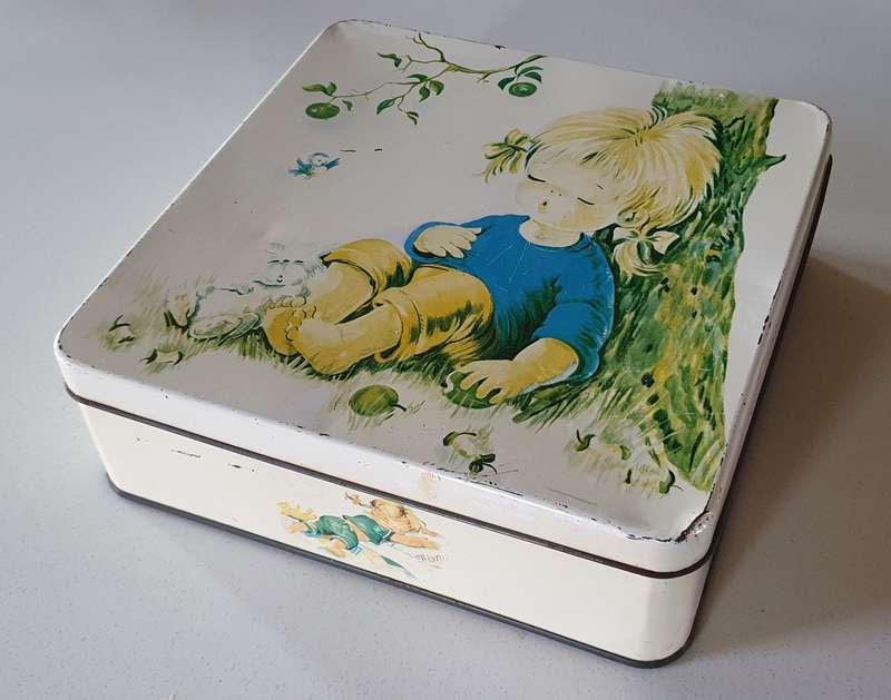 BAKAERS BISCUIT tin as per photos