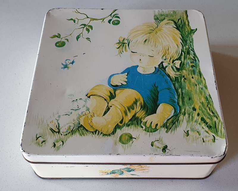 BAKAERS BISCUIT tin as per photos