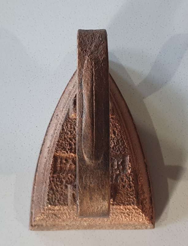 Vintage cast iron, coal stove FALKIRK 4 clothing Sad Iron as per photo