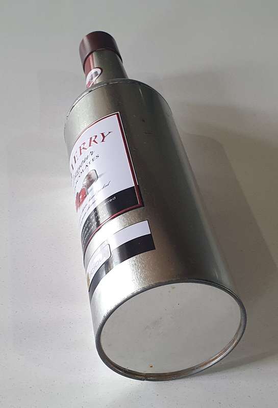 CHERRY LIQUEUR tin as per photos