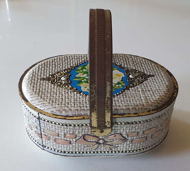 Vintage tin as per photos