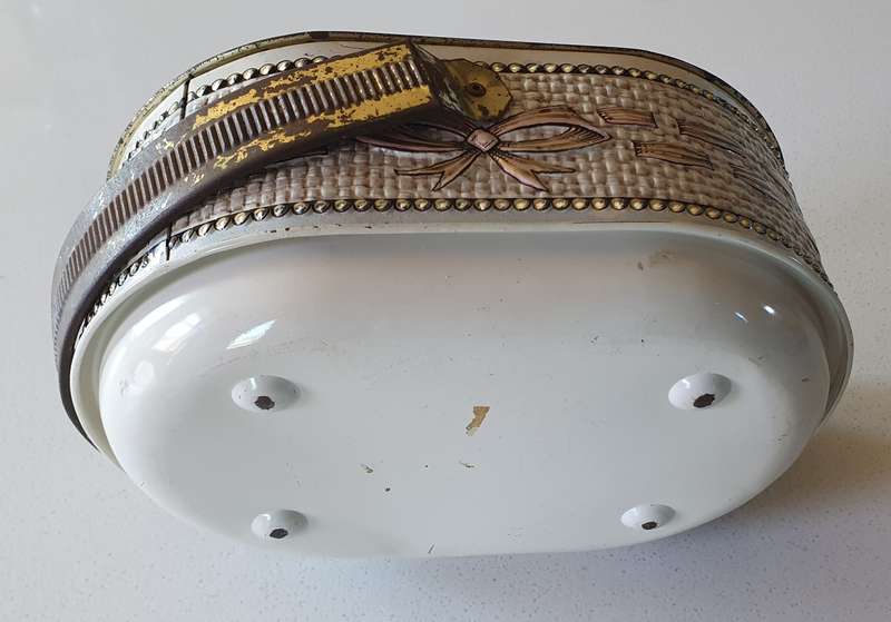 Vintage tin as per photos