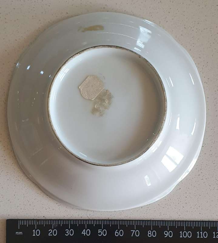 Small Imari display plate as per photo
