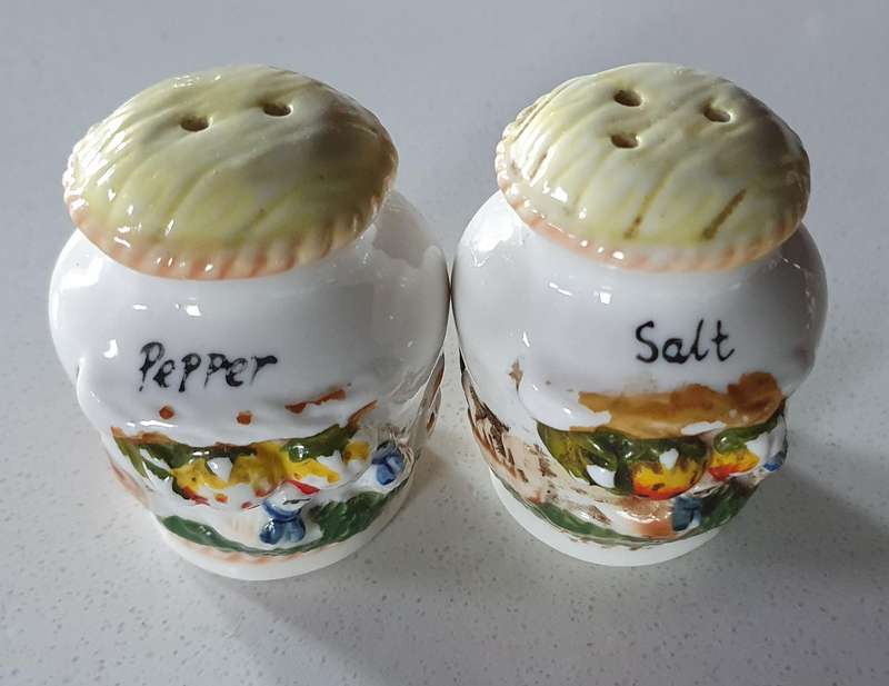 SALT and PEPPER SET - as per photo