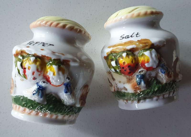 SALT and PEPPER SET - as per photo