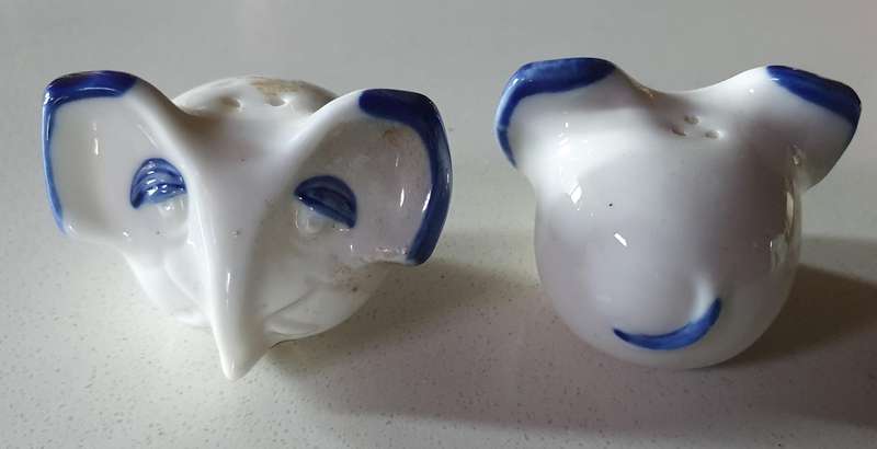 SALT and PEPPER SET - elephant figurine as per photo