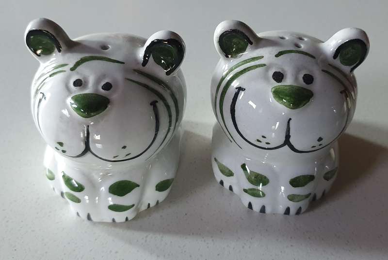 SALT and PEPPER SET - cat/tiger figurine as per photo