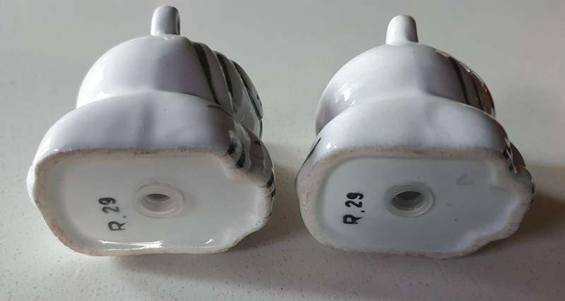 SALT and PEPPER SET - cat/tiger figurine as per photo
