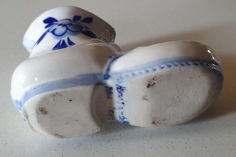 DELFT hand painted Blue and white shoe - as per photo