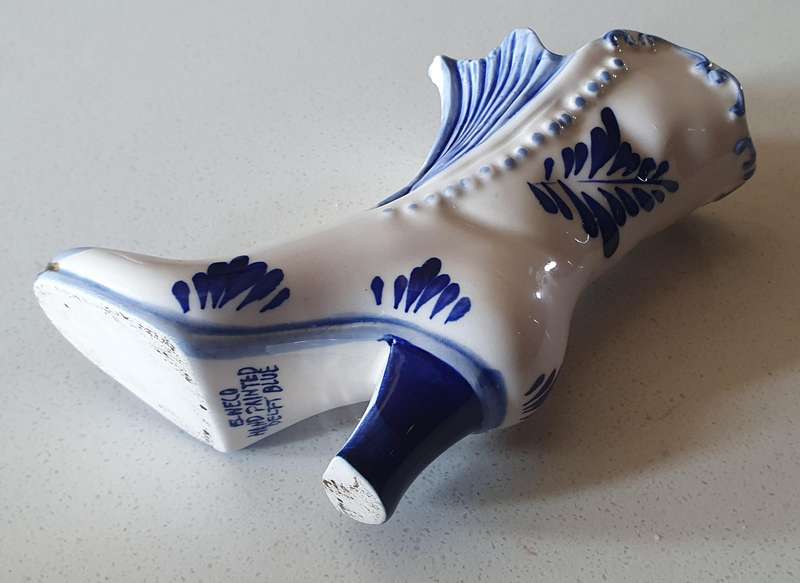 DELFT hand painted Blue and white shoe - as per photo