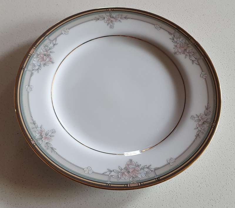 NORITAKE BLOSSOM MIST plate as per photos