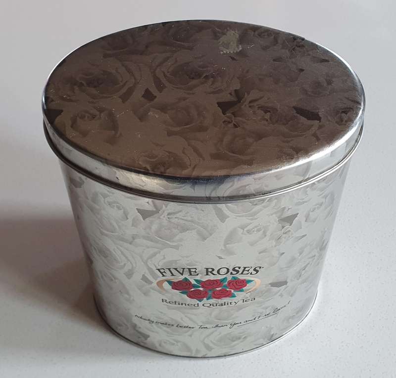 FIVE ROSES tea tin as per photos