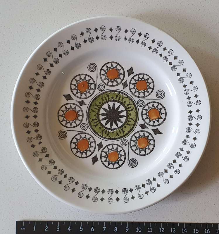 Broadhurst made in England ironstone plate - Kathie Winkle - Renaissance - as per photos