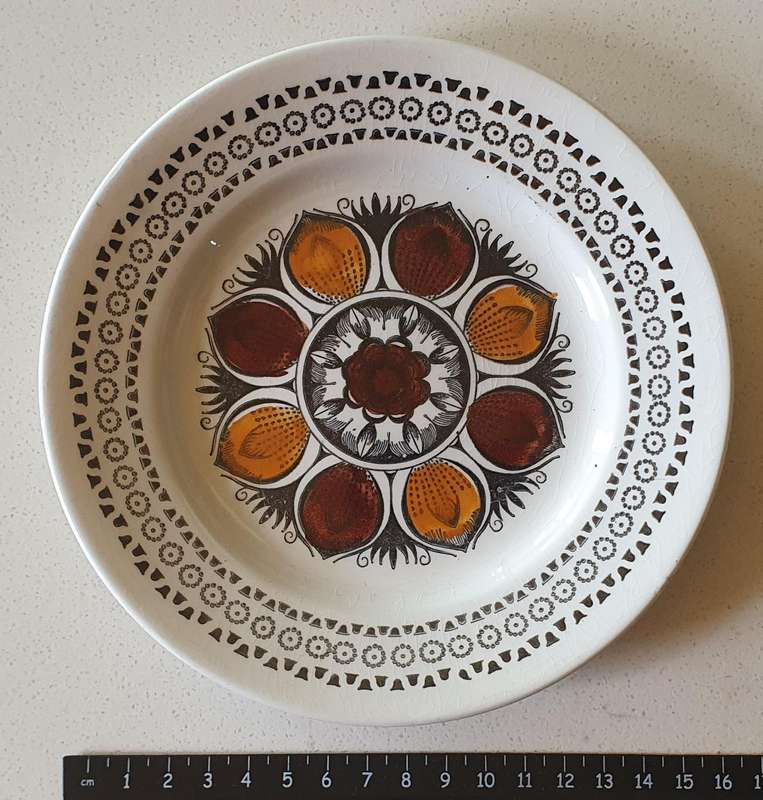 Broadhurst made in England ironstone plate - Kathie Winkle -October - as per photos
