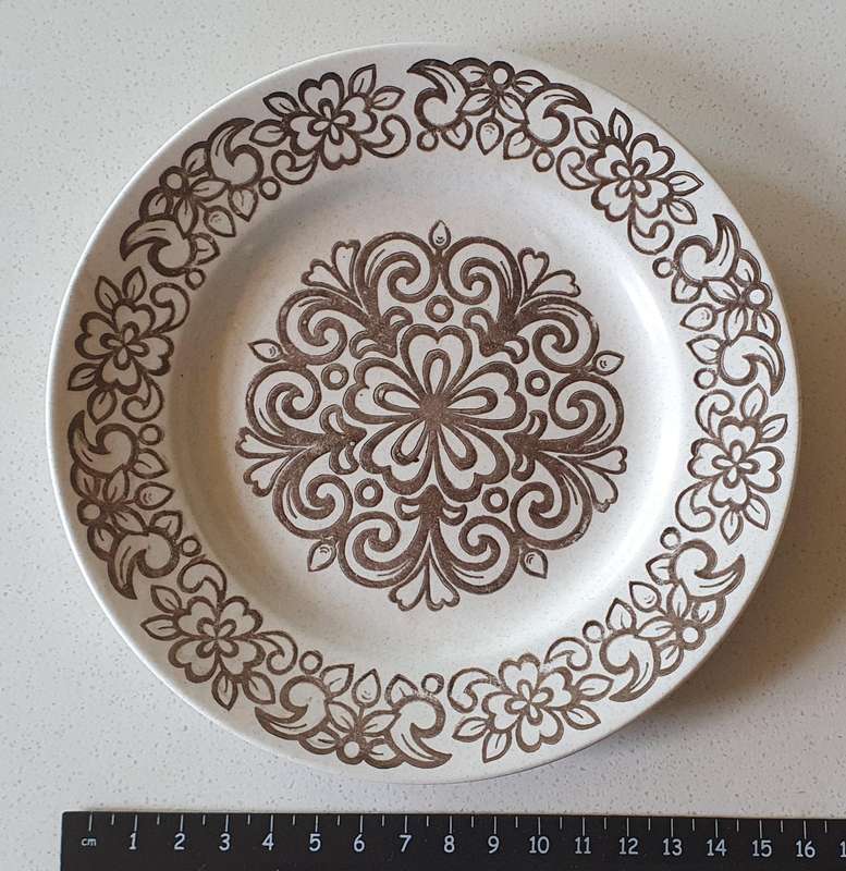 Sandstone Brondhurst Staffordshire England plate - Fortuna as per photos