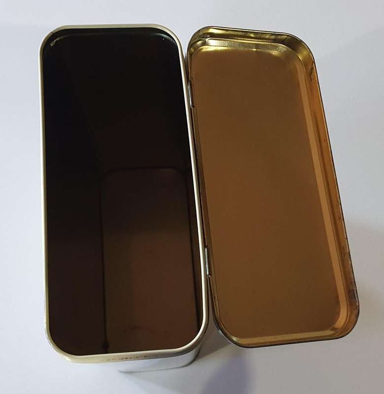OUMA RUSKS tin as per photo.