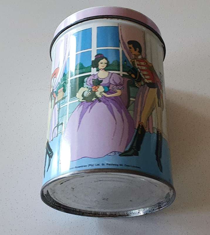 QUALITY STREET tin as per photo.