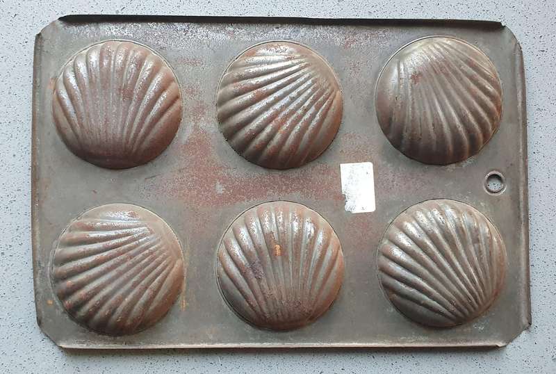 Vintage Baking tray tin pan as per photo