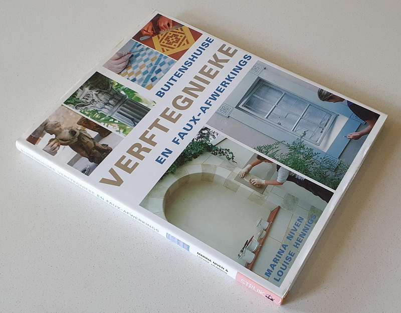 Buitenhuise vertegnieke en faux-afwerking by Marina Niven en Louise Henning - Hard cover book