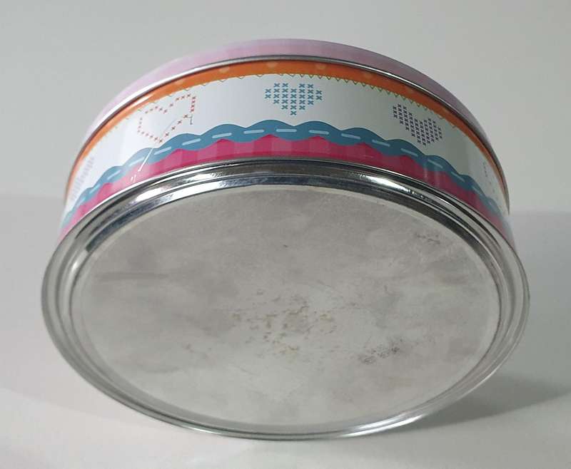 Cookies tin as per photo