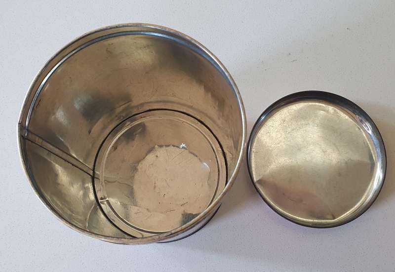 Large vintage ROYAL BAKING tin as per photos
