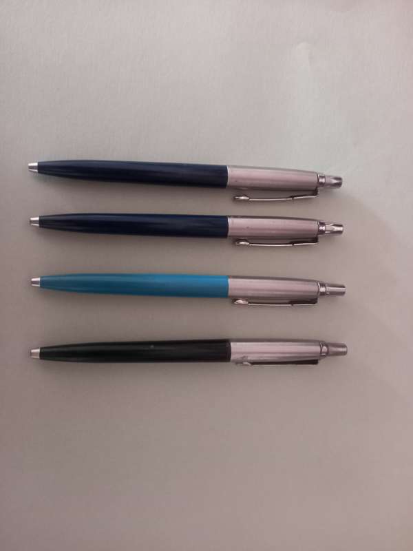 4 Parker Pens