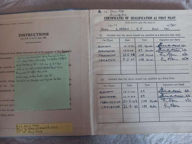 Royal Air Force, Pilots Flying Log Book, nr 2 (1940)