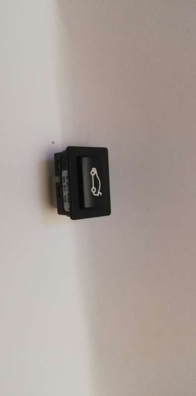 For BMW Tailgate Release Pushbutton Switch - Compatible with BMW 1 2 3 4 5 6 7 Series E60 E70 E90 F0