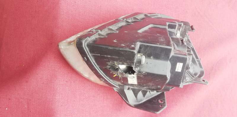 KIA RIO LEFT HEADLIGHT HALOGEN 2005-2010