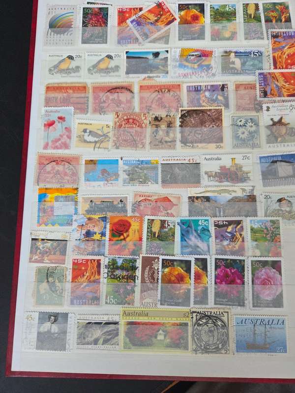 Australia Collection in 3 large stock books, 2000 stamps fine used