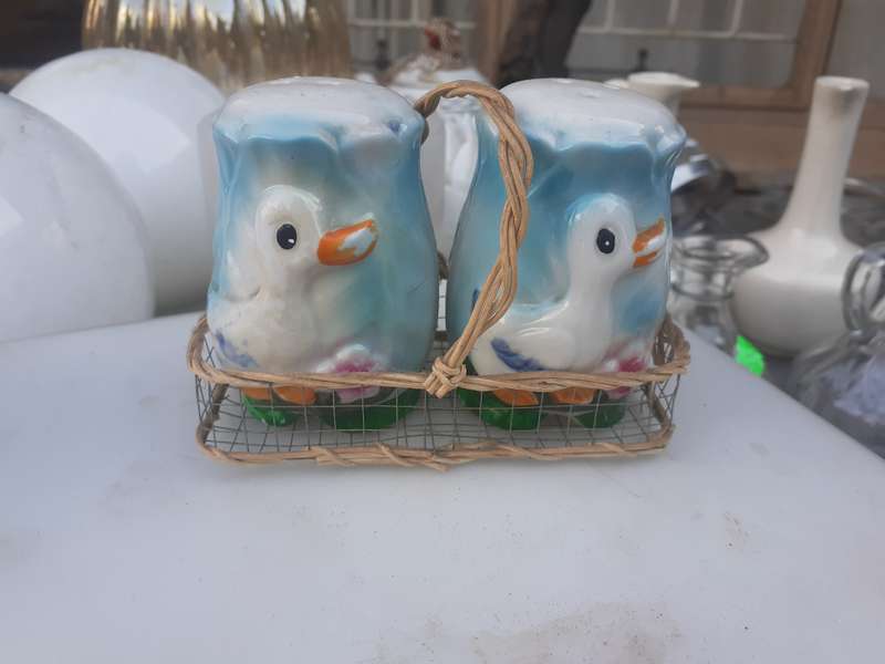 Vintage Ceramic Duck Salt/Pepper Shaker Set