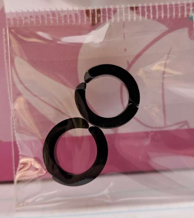 Non Piercing Clip-On Cuff Earrings - Black