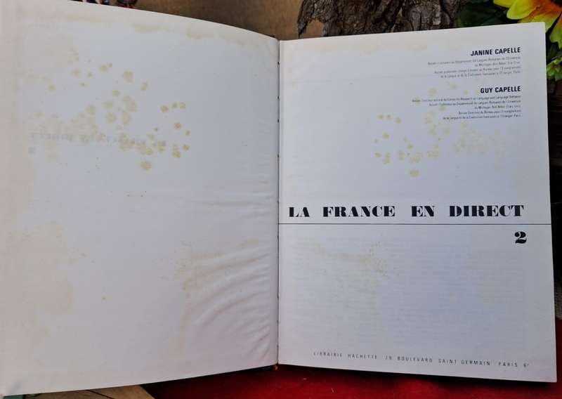 La France en Direct 2 - French Textbook (1970)