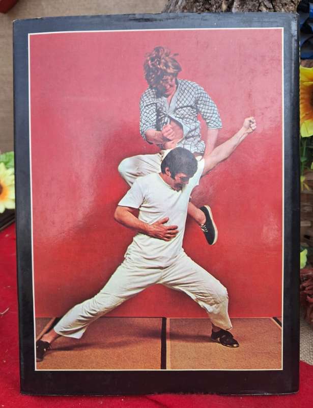 The Pictorial Guide to The Martial Arts (1975)