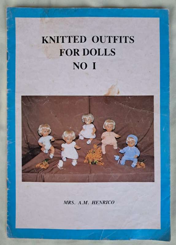 Knitted Outfits for Dolls No.1