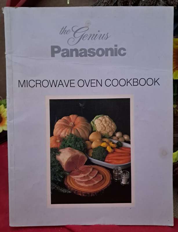 The Genius Panasonic Microwave Oven Cookbook (1990)