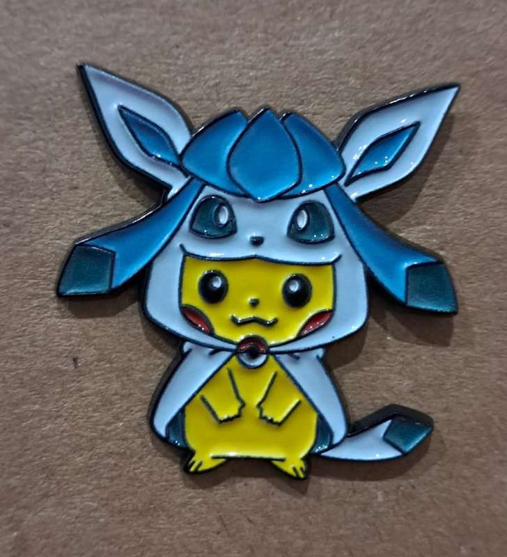 Enamel Metal Pin Badge Pokemon Eeveelution Pikachu - Glaceon
