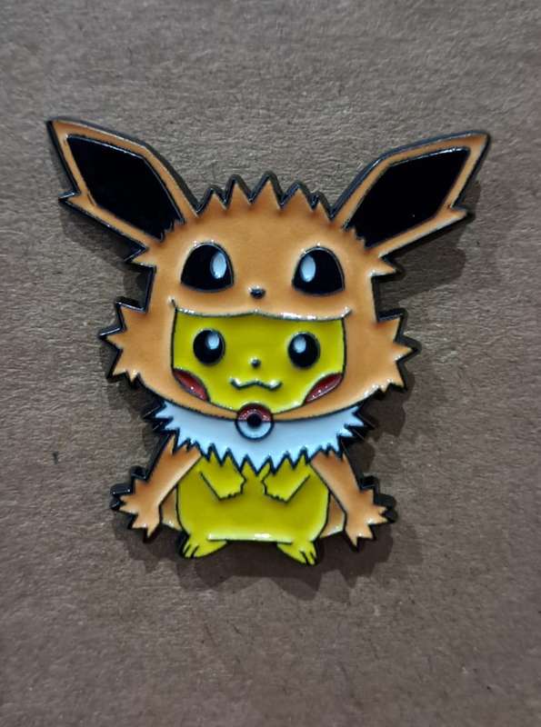 Enamel Metal Pin Badge Pokemon Eeveelution Pikachu - Jolteon
