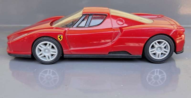 Shell V-Power 1: 38 Ferrari Enzo Ferrari Pullback - Loose