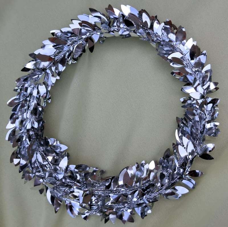 Wired Tinsel Leaves Garland 7m Silver