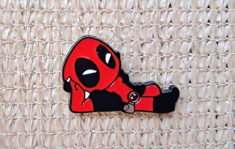 Enamel Metal Pin Badge Deadpool Lying